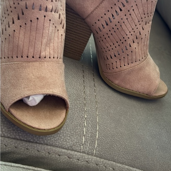 Women's copid peep Toe Booties - Picture 6 of 7